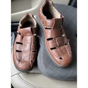 Gently Worn Flex Lite Breathable Strappy Brown Leather Mens Sz 11 Wide Comfort